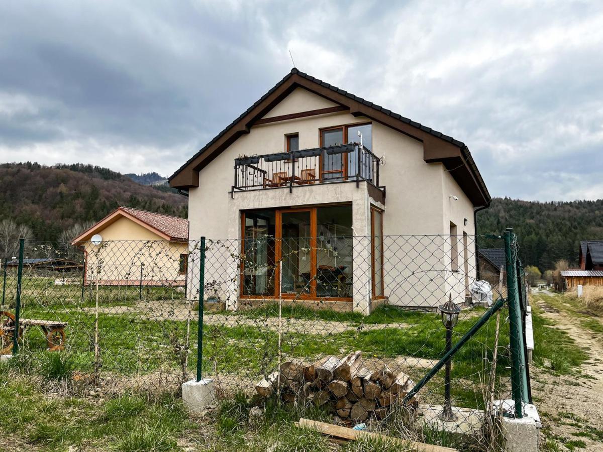 Dovolenkova Chata Valča Exterior foto